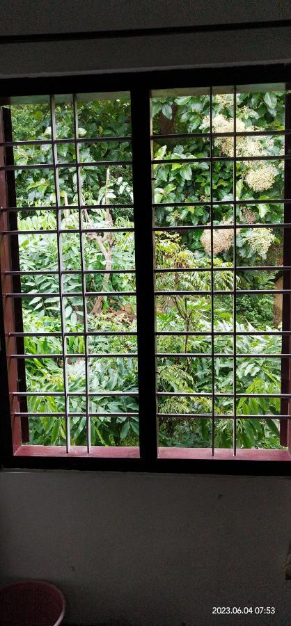 Floral Homestay Thekkady Exterior photo